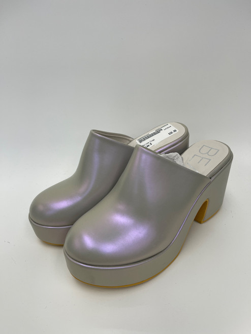 Vist Large View of Product Image Which is Used Unbranded Clogs 8