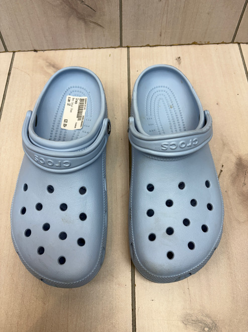 Vist Large View of Product Image Which is Used Crocs Mens Casual Shoes 10