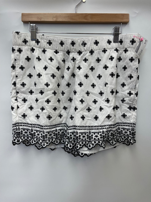 Vist Large View of Product Image Which is Used Unbranded Shorts 12-31