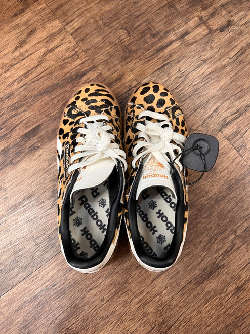 Vist Large View of Product Image Which is Used Reebok Performance Shoes 7.5