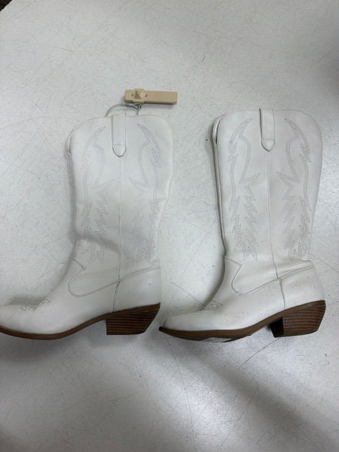 Vist Large View of Product Image Which is Used Unbranded Outerwear Boots 6.5