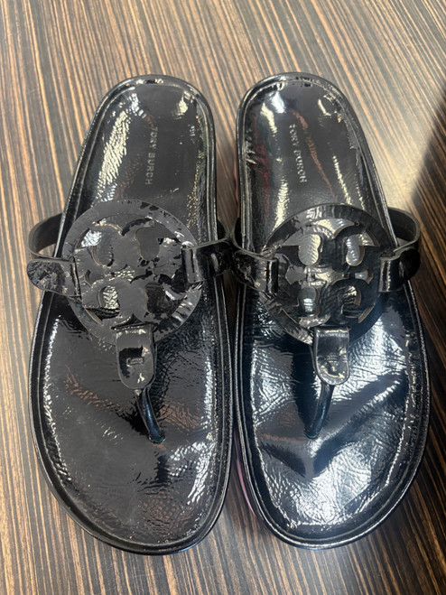 Vist Large View of Product Image Which is Used Tory Burch Flip Flops 9
