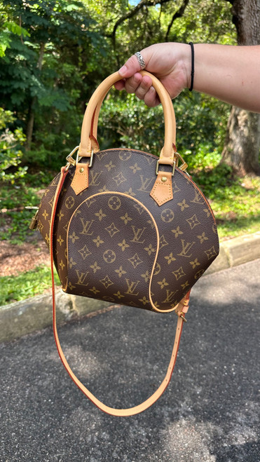 Vist Large View of Product Image Which is Used Louis Vuitton Small Leather Handbag