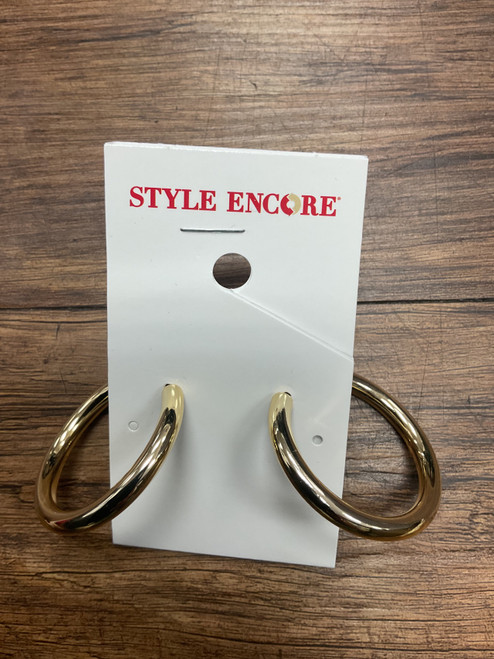 Vist Large View of Product Image Which is Used Kendra Scott Earrings