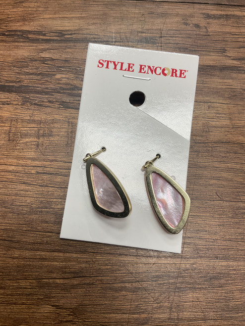 Vist Large View of Product Image Which is Used Kendra Scott Earrings