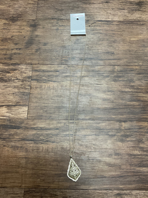 Vist Large View of Product Image Which is Used Kendra Scott Necklace