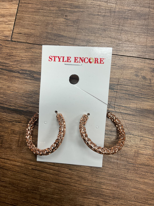 Vist Large View of Product Image Which is Used Kendra Scott Earrings