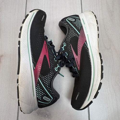 Vist Large View of Product Image Which is Used Brooks Performance Shoes 8.5