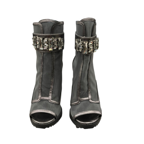 Vist Large View of Product Image Which is Used Unbranded High Heels 7.5