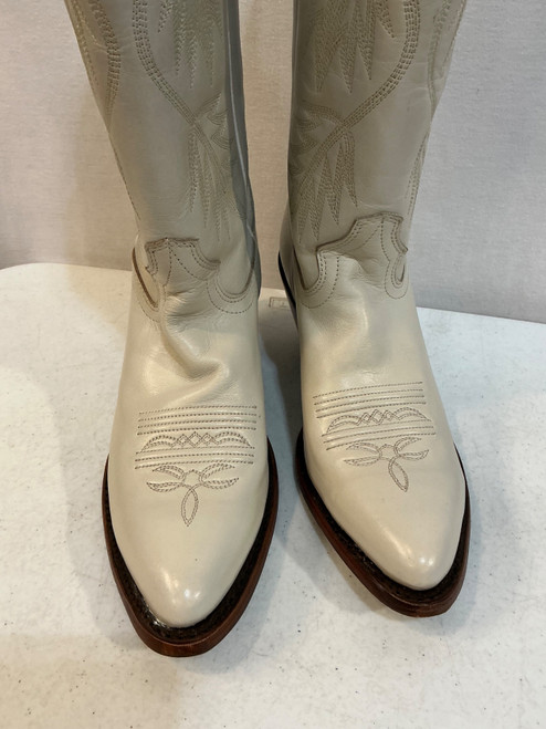 Vist Large View of Product Image Which is Used Unbranded Tall Boots 9