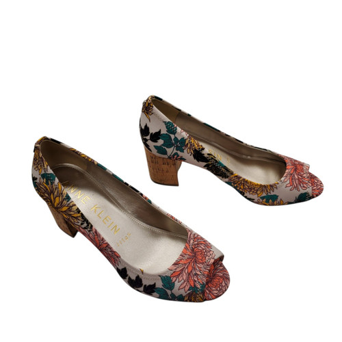 Vist Large View of Product Image Which is Used Anne Klein Low Heels 7.5
