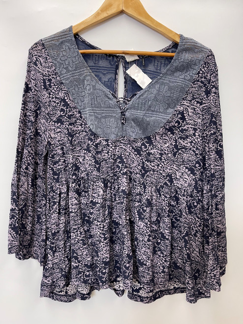 Vist Large View of Product Image Which is Used Akemi And Kin Long Sleeve Top M-8/10