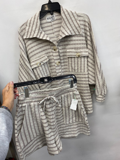 Vist Large View of Product Image Which is Used Unbranded Romper S-4/6