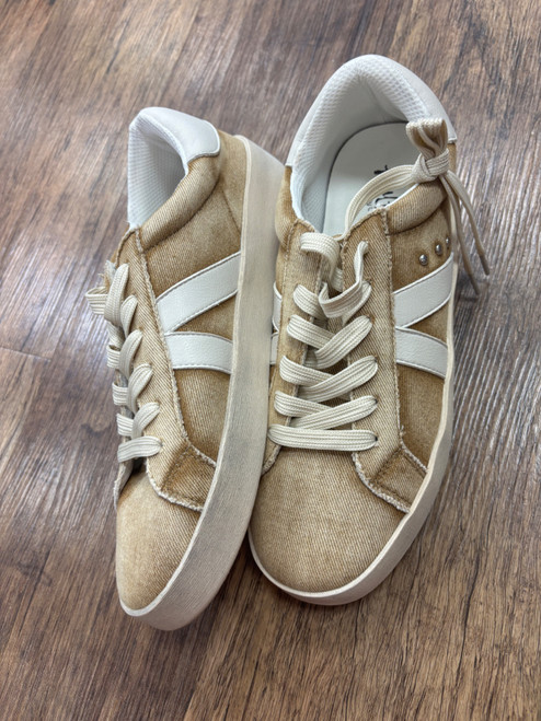Vist Large View of Product Image Which is NWT Hey Girl  Casual Shoes 9