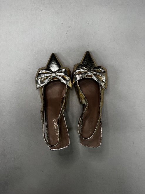 Vist Large View of Product Image Which is Used Shoboo Low Heels 7