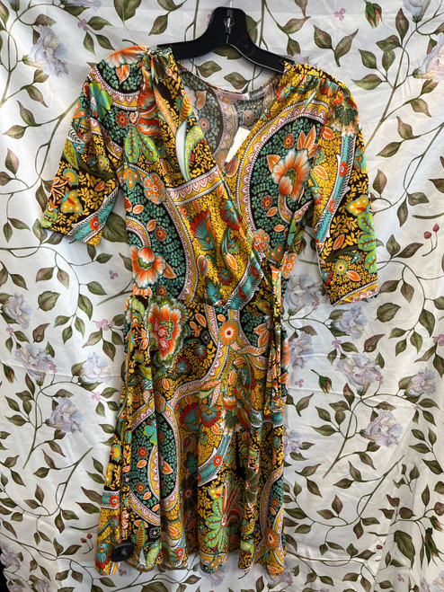 Vist Large View of Product Image Which is Used Romeo & Juliet Couture Short Dress B M-8/10