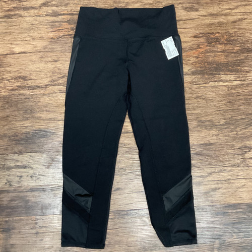 Vist Large View of Product Image Which is Used Alo Yoga Active Capri 4-27