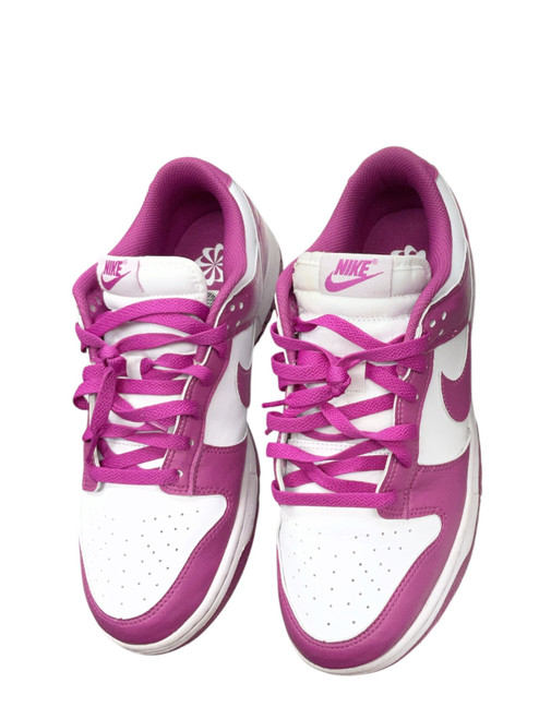 Vist Large View of Product Image Which is Used Nike Performance Shoes 11