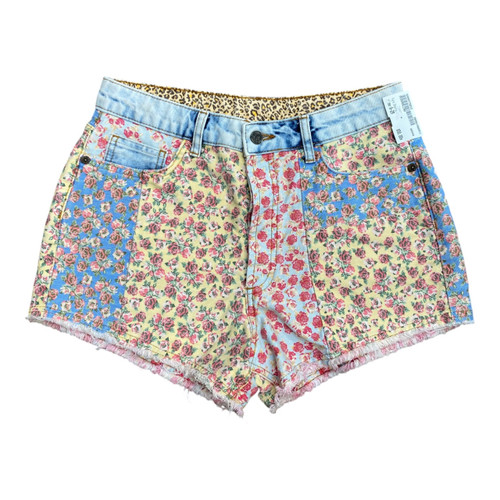 Vist Large View of Product Image Which is Used Farm Rio Shorts 8-29