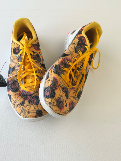 Vist Large View of Product Image Which is Used Nike Casual Shoes 8