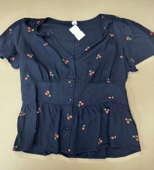 Vist Large View of Product Image Which is Used Old Navy Short Sleeve Top L-12/14