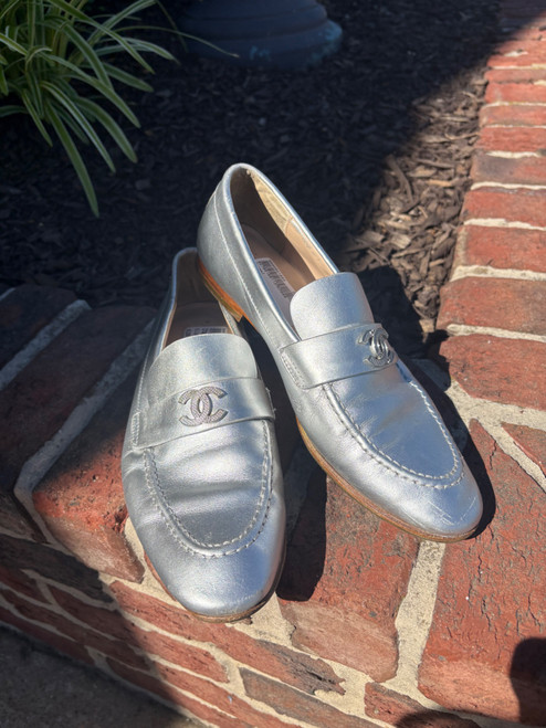 Vist Large View of Product Image Which is Used Chanel Loafers