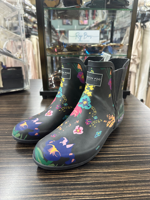 Vist Large View of Product Image Which is Used London Fog Rain Boots 9