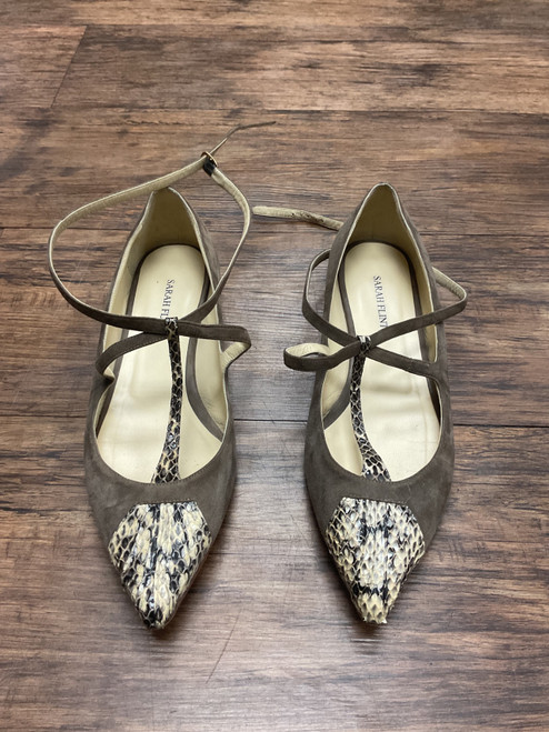 Vist Large View of Product Image Which is Used Sarah Flats 8.5