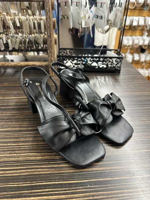 Vist Large View of Product Image Which is Used Unbranded Low Heels 9