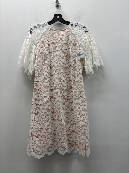 Vist Large View of Product Image Which is Used White Vince Camuto Short Dress B S-4/6