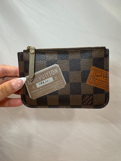 Vist Large View of Product Image Which is Used Louis Vuitton Leather Wallet