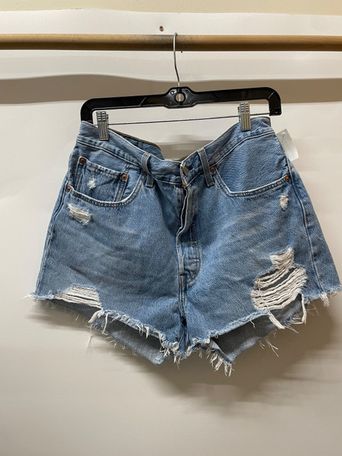 Vist Large View of Product Image Which is Used Levi's Shorts 12-31