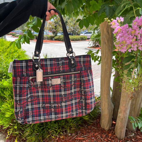 Vist Large View of Product Image Which is Used Coach Small Handbag