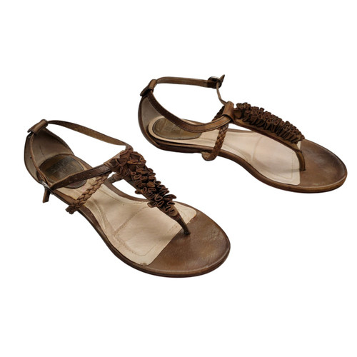 Vist Large View of Product Image Which is Used Frye Sandals 7