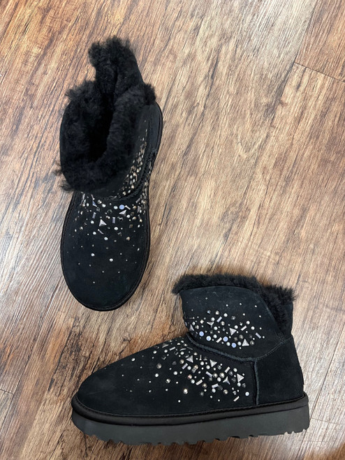 Vist Large View of Product Image Which is Used Ugg Australia Ankle Boots 6