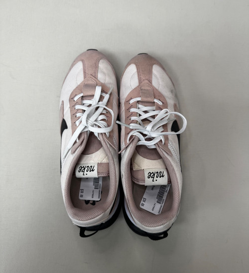 Vist Large View of Product Image Which is Used Nike Performance Shoes 8.5