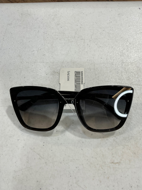 Vist Large View of Product Image Which is Used Unbranded Sunglasses