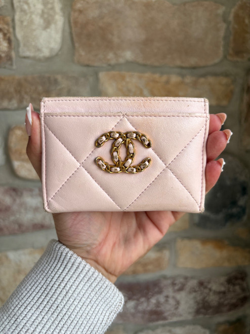 Vist Large View of Product Image Which is Used Chanel Leather Card Holder