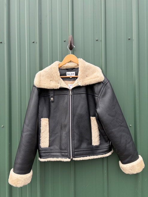 Vist Large View of Product Image Which is Used Na-kd Short HeavyCoat M-8/10