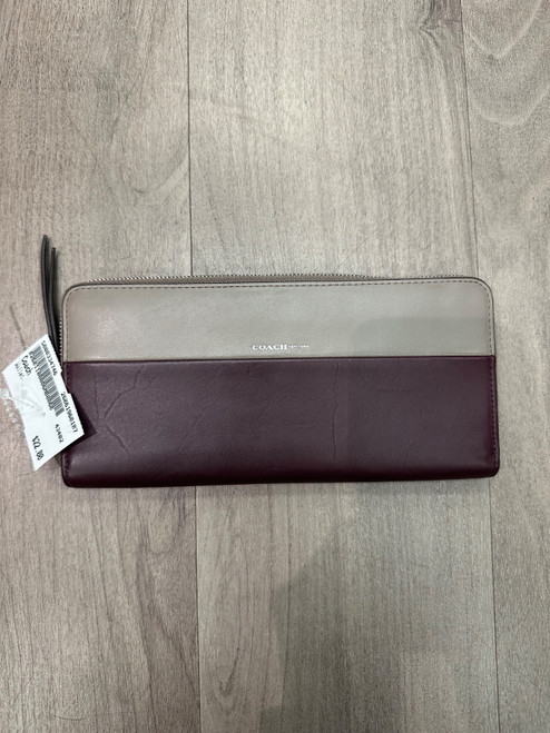 Vist Large View of Product Image Which is Used Coach Wallet