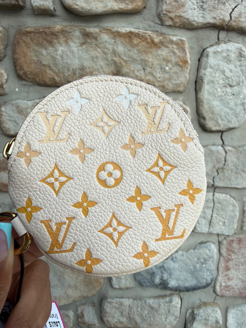 Vist Large View of Product Image Which is Used Louis Vuitton Orange Wallet