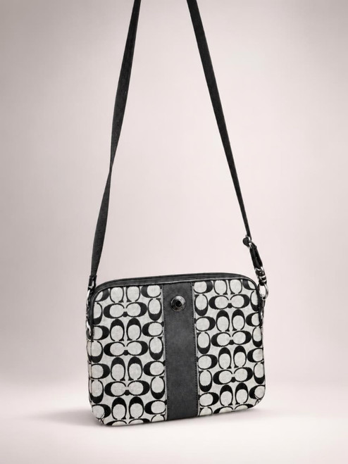 Vist Large View of Product Image Which is Used Coach Small Handbag