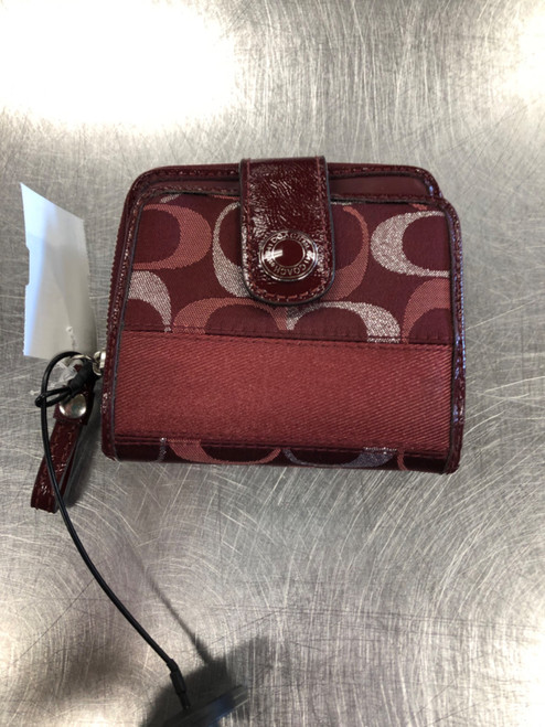 Vist Large View of Product Image Which is Used Coach Wallet