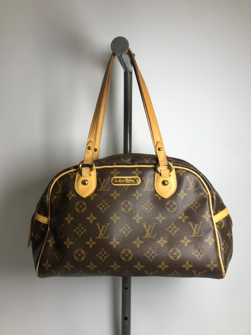 Vist Large View of Product Image Which is Used Louis Vuitton Handbag