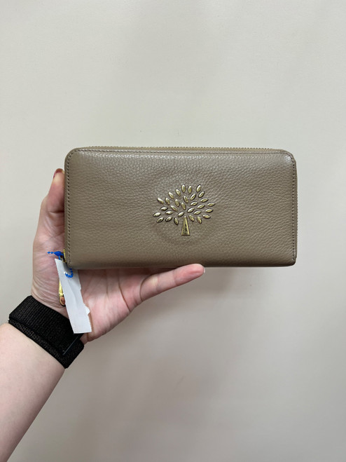 Vist Large View of Product Image Which is Used Mulberry Leather Wallet