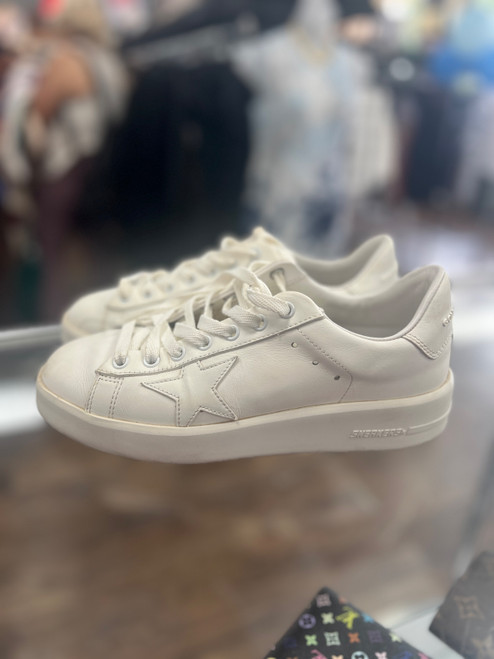 Vist Large View of Product Image Which is Used Golden Goose Flats 6.5