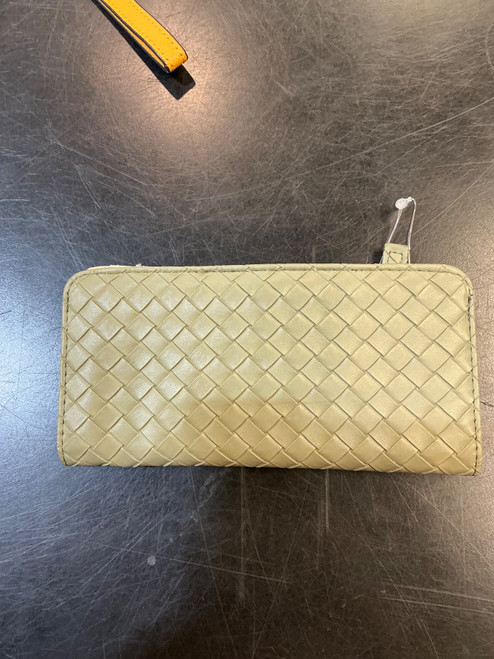 Vist Large View of Product Image Which is Used Mundi Leather Wallet
