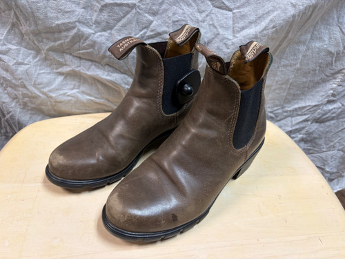 Vist Large View of Product Image Which is Used Blundstone Ankle Boots 7