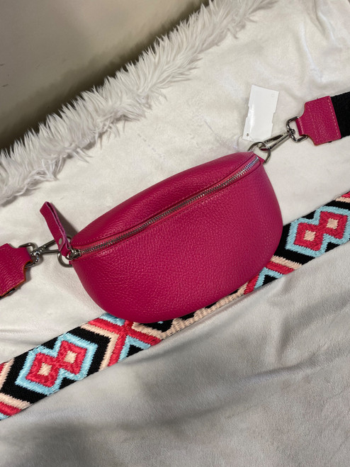 Vist Large View of Product Image Which is Used Unbranded Small Handbag