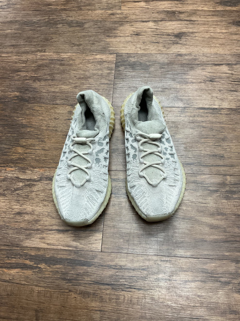 Vist Large View of Product Image Which is Used Unbranded Mens Athletic Shoes 12